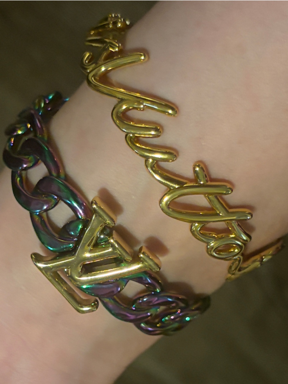 ✨🦄  🆕 2 LV Metal open Cuff Bracelet stack 💟 ✨